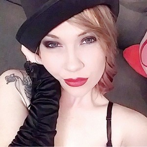 KirbyCutie live cam video preview