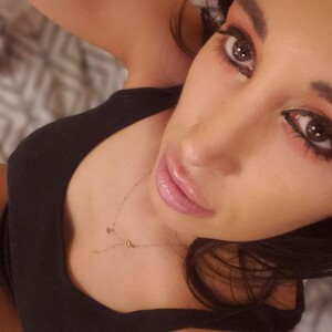 Jaslene_25 webcam livesex profile in granny cams
