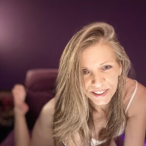 RobinErotic Granny webcam from United States